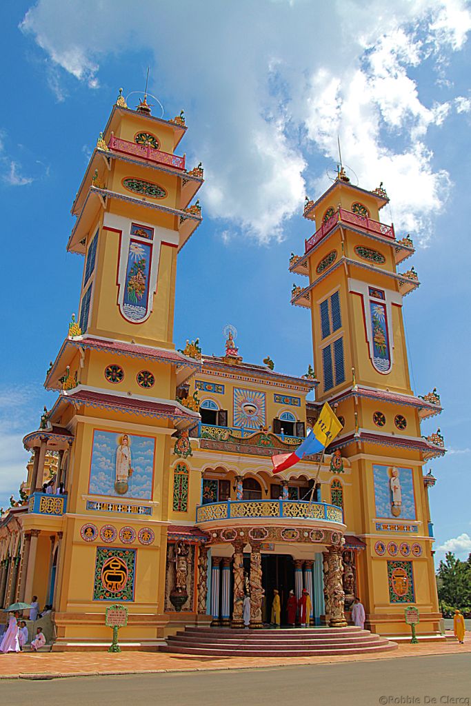 Cao Dai (2)
