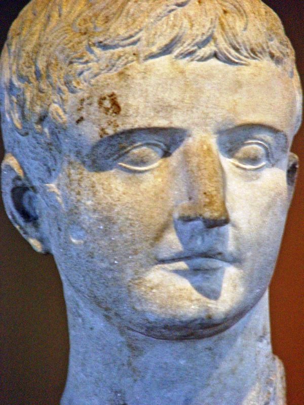 Archeologisch museum 33 (Tiberius)