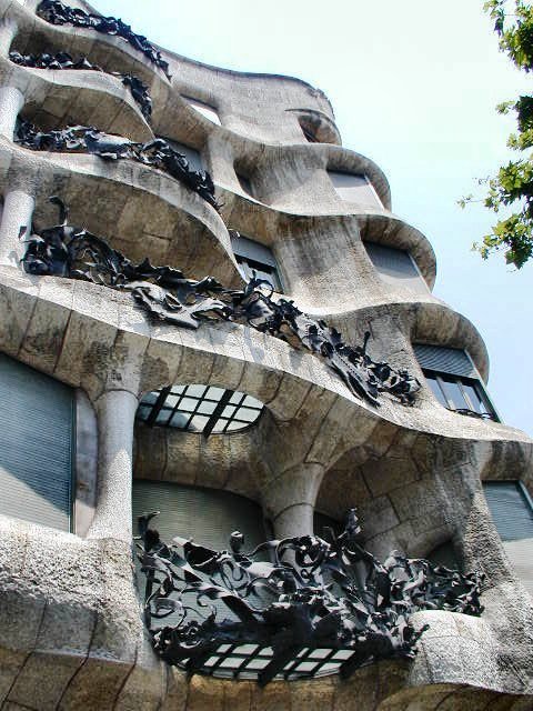 Casa Mila 01