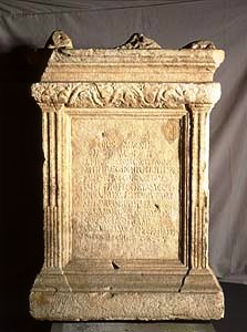 Etruskisch museum 01 (altaar voor cybele en attis)