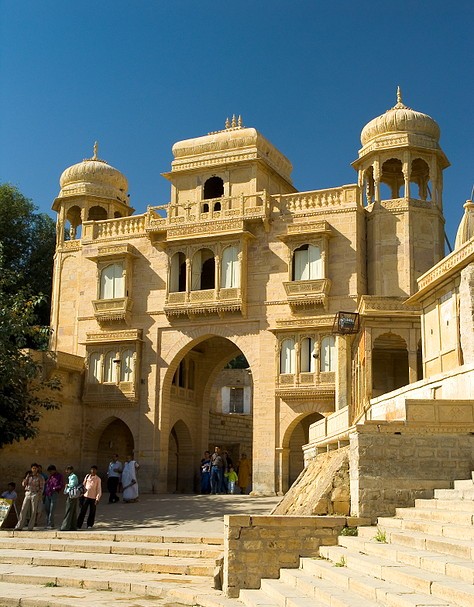 Gadi Sagar-meer 01 (toegangspoort)