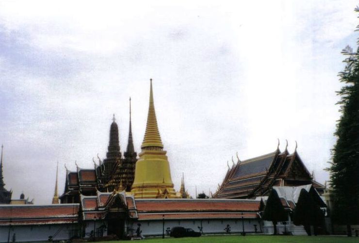 Koninklijk paleis 08 (Phra Si Rattana Chedi)