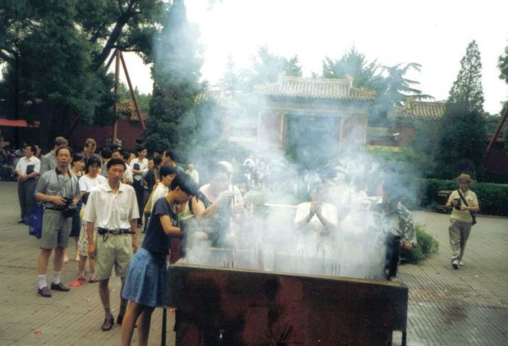 Lamatempel 04 (wierookvaten)