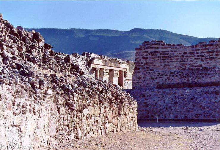 Mitla 09