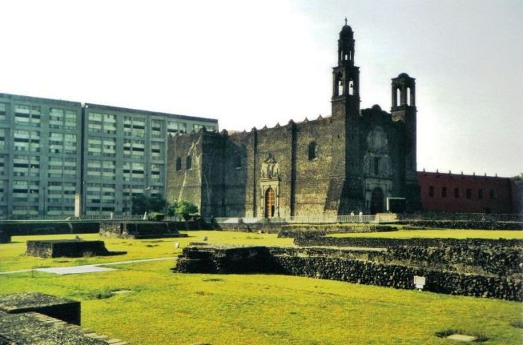 Plein der drie culturen 04