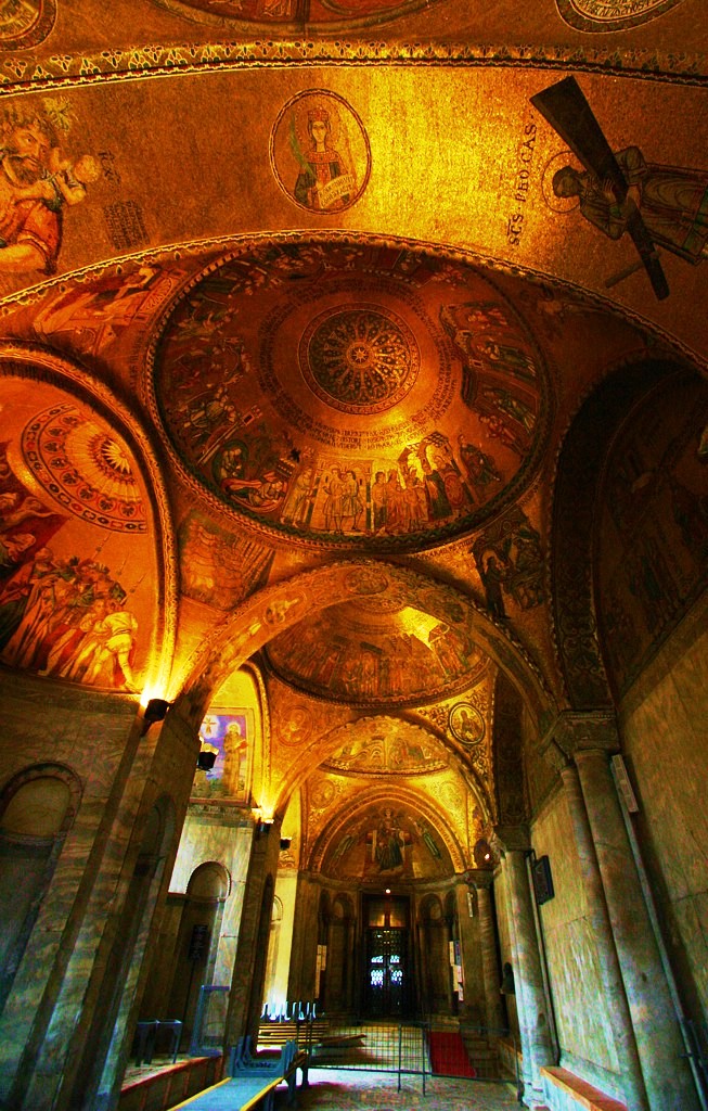 San Marcobasiliek 16