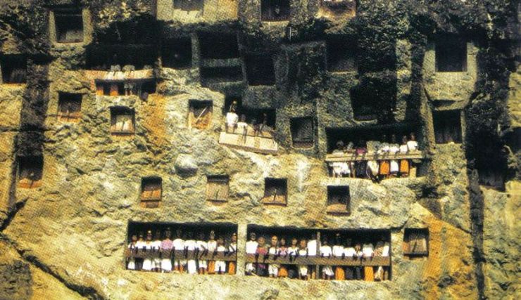 Tana Toraja 03 (rotsgraven)