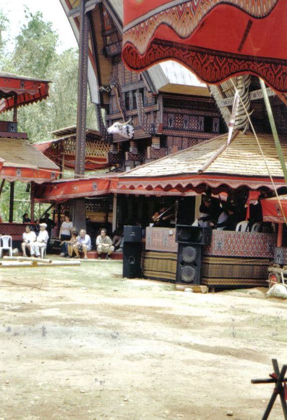 Tana Toraja 29 (begrafenisceremonie)