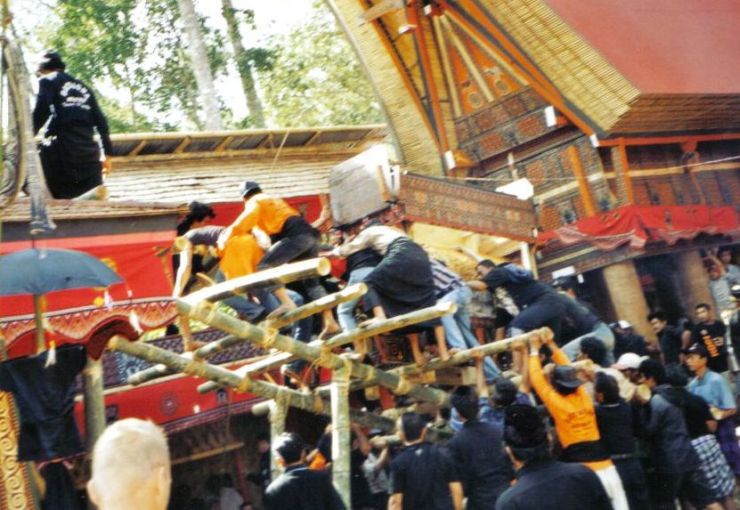 Tana Toraja 43 (begrafenisceremonie)