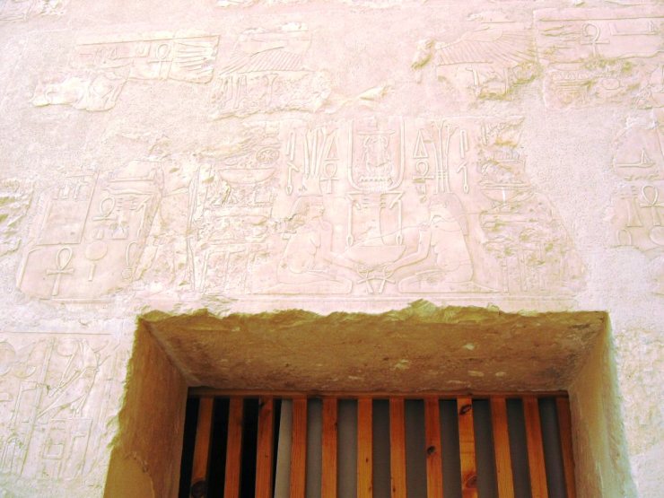 Tempel van Hatsjepsoet 28