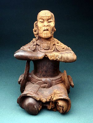 Zittend figuur - Guatemala - 580