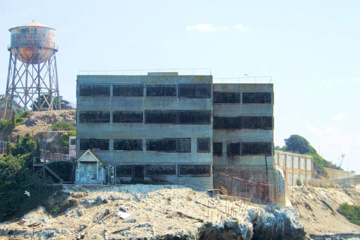 Alcatraz (6)