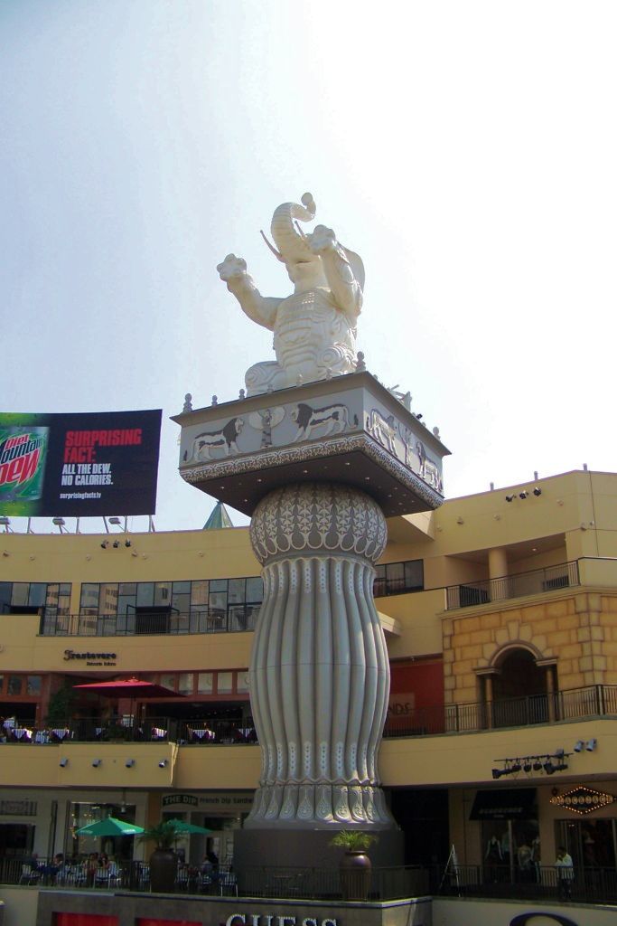 Hollywood Boulevard 10