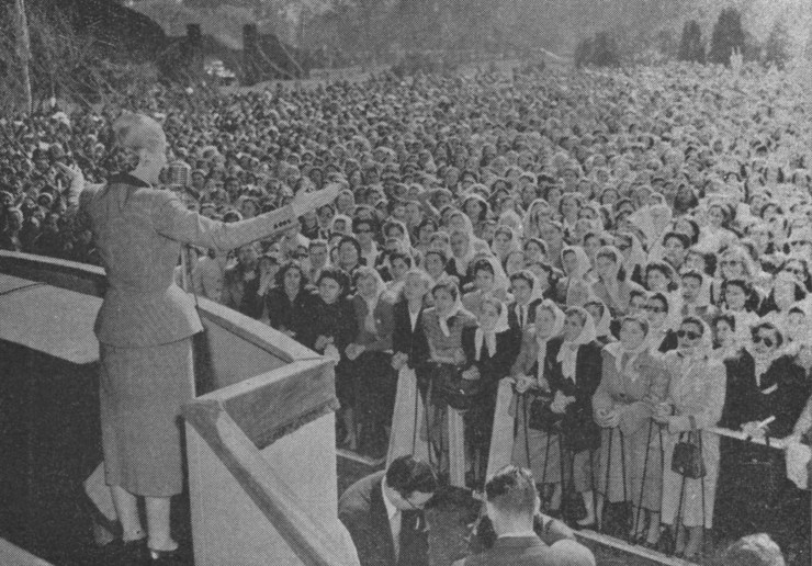 Toespraak van Evita op het balkon van het Casa Rosada.