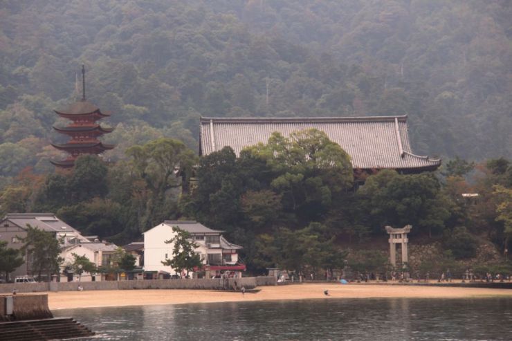 itsukushima-shrine-9